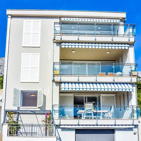 “gajeta” 2- Bedroom With Sea View Apartment *