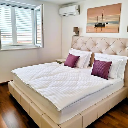 “gajeta” 2- Bedroom With Sea View Brela